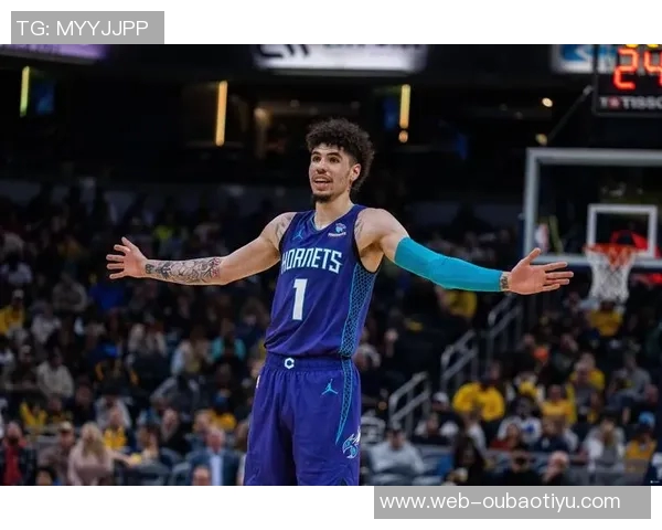 拉梅洛鲍尔表现失常21投仅5中难救球队三分球命中率低迷失误频繁 拉梅洛鲍尔表现失常21投仅5中难救球队三分球命中率低迷失误频繁