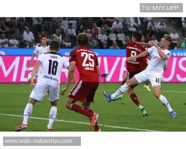 拜仁大巴遇交通拥堵官方宣布拜仁对门兴比赛延迟十五分钟开球