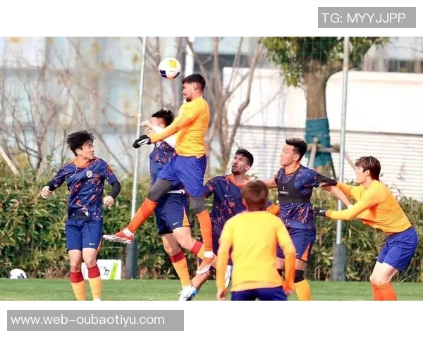 泰山队外援马德鲁加与泽卡共赏济南夜景尽显美丽风光