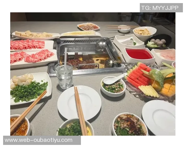 郭士强李昂美考察期间与杨瀚森共度火锅时光尽享欢乐歌声