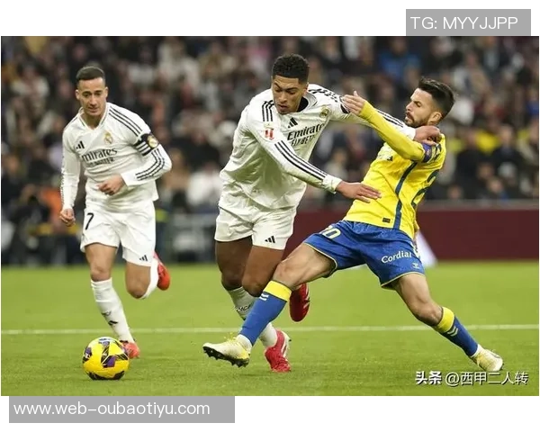 皇马上半场领先阿拉维斯姆巴佩精彩进球被判无效贝林厄姆助攻表现抢眼