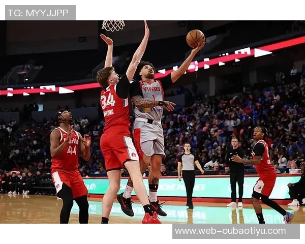 福克斯强调进攻篮板的重要性呼吁球队提升制造失误与转换进攻能力