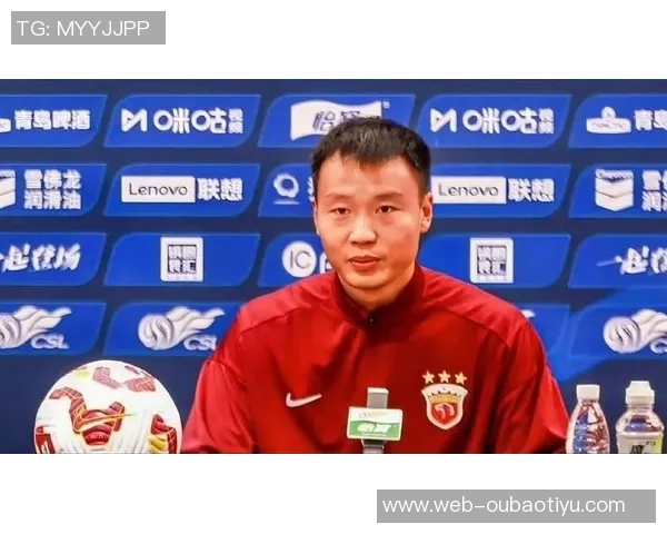 柔佛后卫与陈威赛后闲聊回顾48脚打门的精彩对决 柔佛后卫与陈威赛后闲聊回顾48脚打门的精彩对决